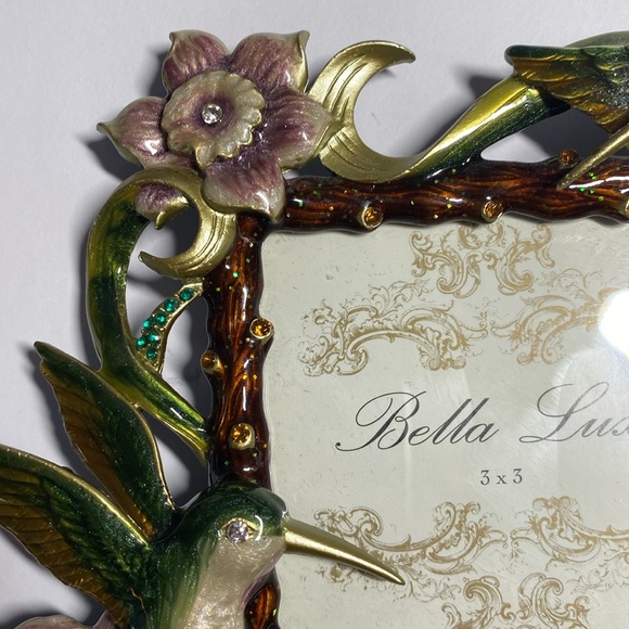 Bella Lux Vintage Hummingbird Frame holds 3" x 3" Photo - Picture 5 of 7
